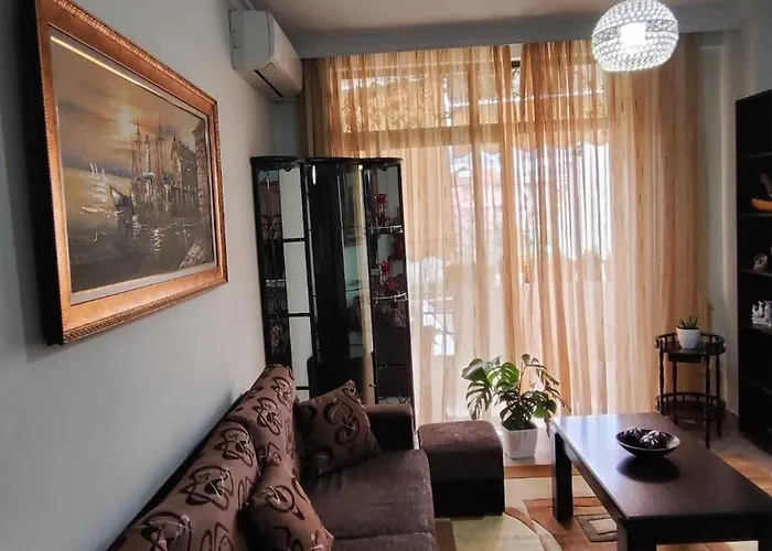Warm Wooden Escape, Cozy & Elegant Stay